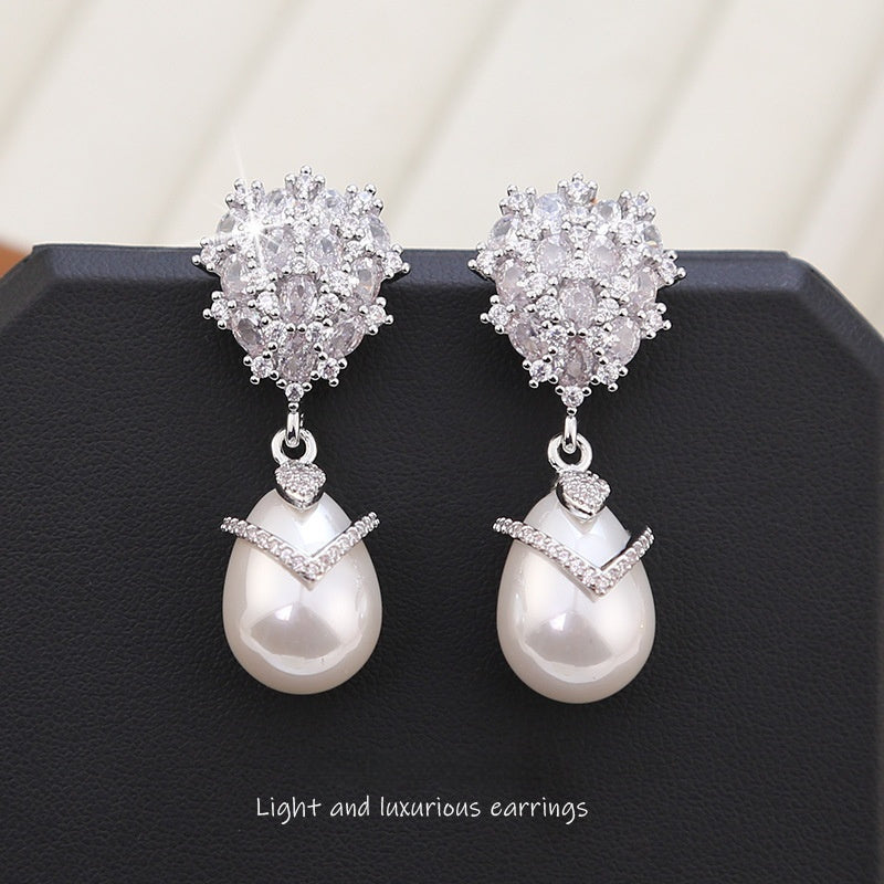Women's Inlaid Drop-shaped Pearl Earrings