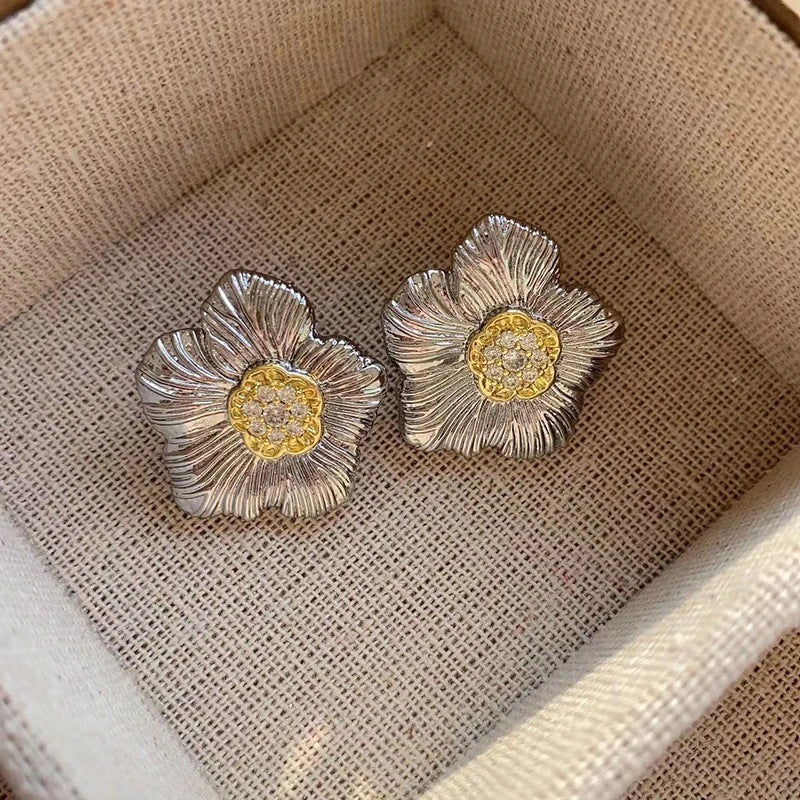 Retro Textured Stud Earrings Gardenia Two-tone Elegant