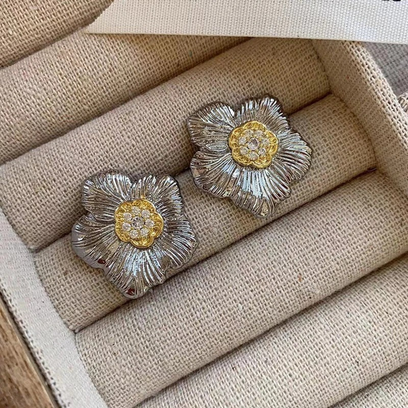 Retro Textured Stud Earrings Gardenia Two-tone Elegant
