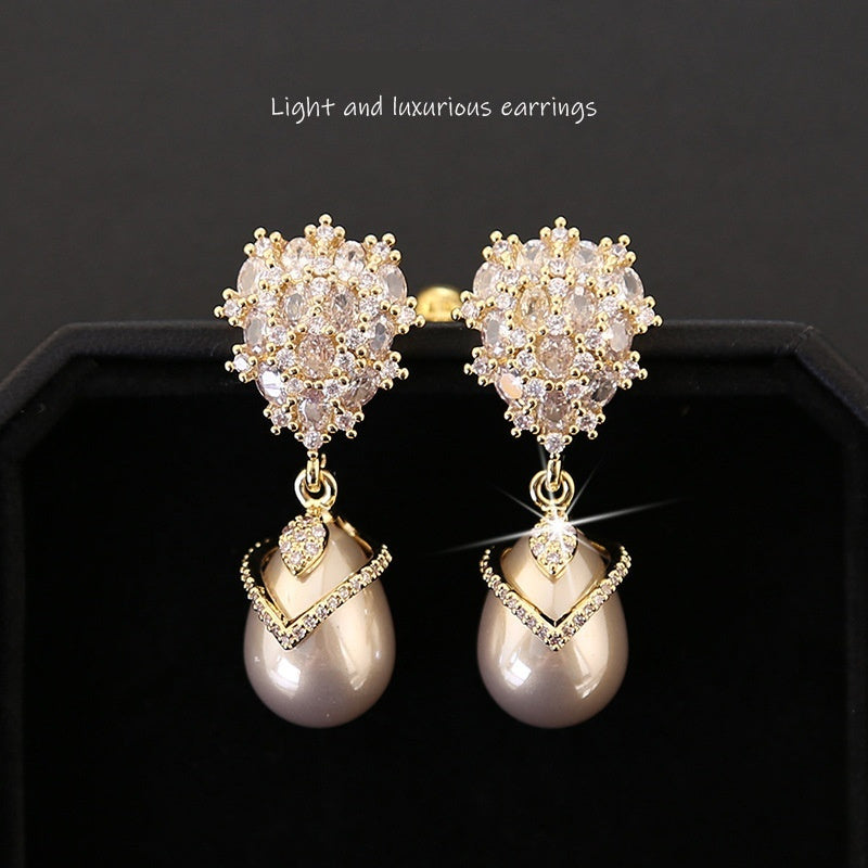 Women's Inlaid Drop-shaped Pearl Earrings